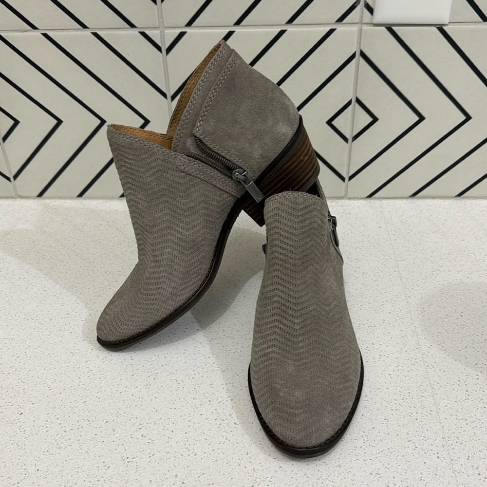 Lucky Brand Womens Fhuna Suede Almond Toe Chelsea Boots